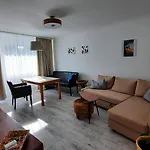 Ruhig Gelegene 2-Zi Fewo, Wallbox, Balkon