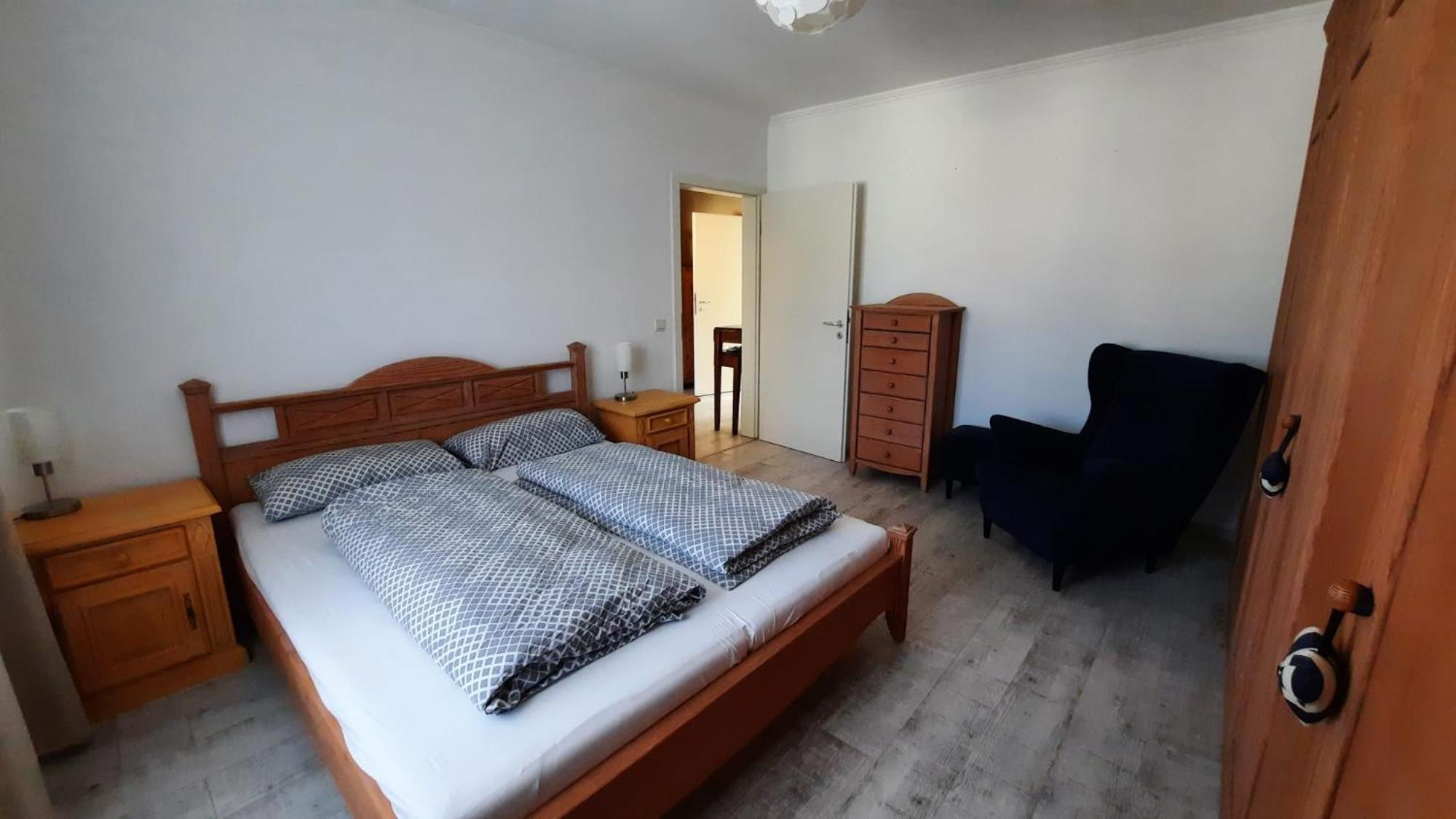 Ruhig Gelegene 2-zi Fewo, Wallbox, Balkon Appartement *